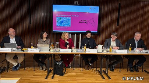 Klimaschutzministerin Katrin Eder stellt den HydroZwilling Rheinland-Pfalz vor