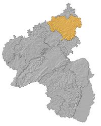 Die Abbildung zeigt eine Karte von Rheinland-Pfalz, auf welcher die Grenzen der Naturräume eingezeichnet sind. Der Naturraum Westerwald, welcher sich im Nordosten des Bundeslandes befindet, wurde gelb markiert, während der Rest der Karte grau ist.